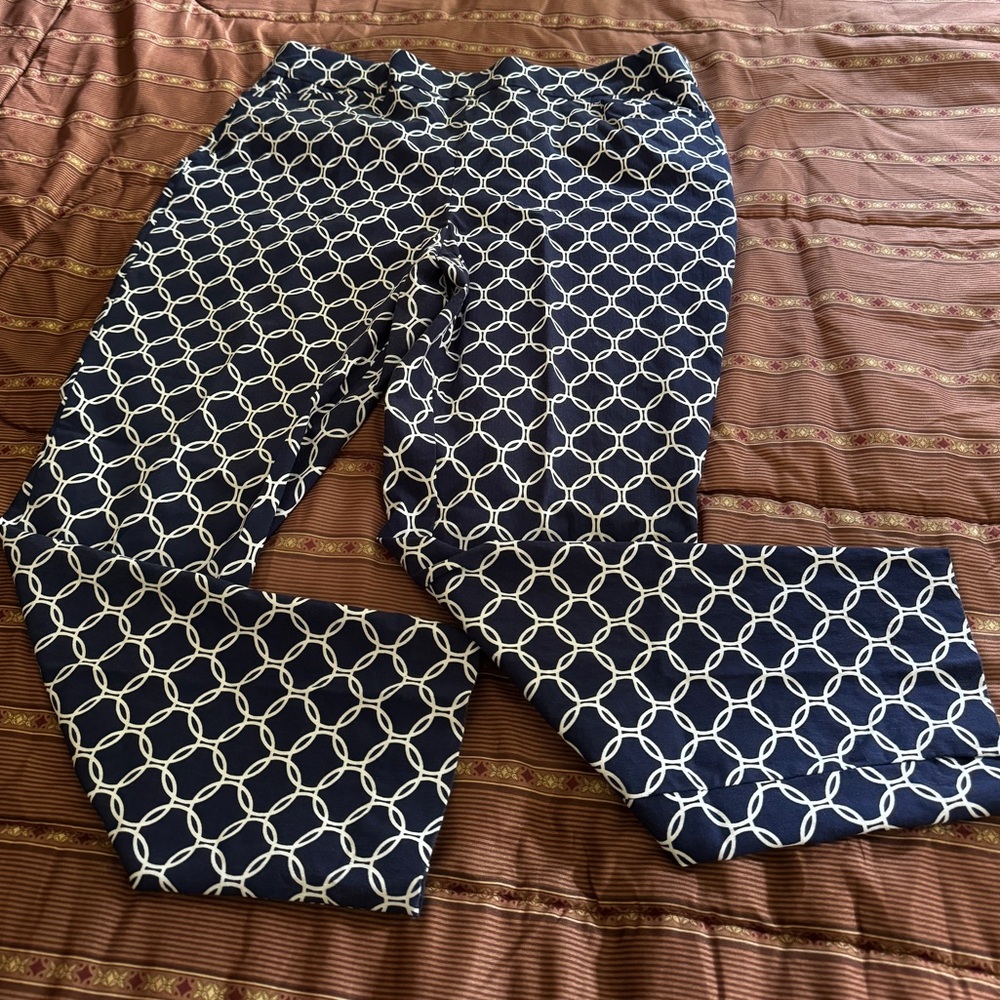 Chico’s blue/white pants, pockets, waistband, sz 3R (16) - Picture 4 of 6